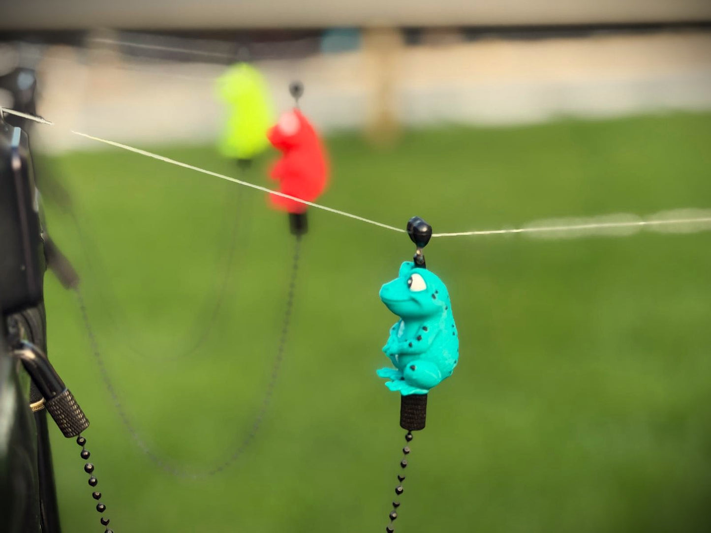 Hanger Frog