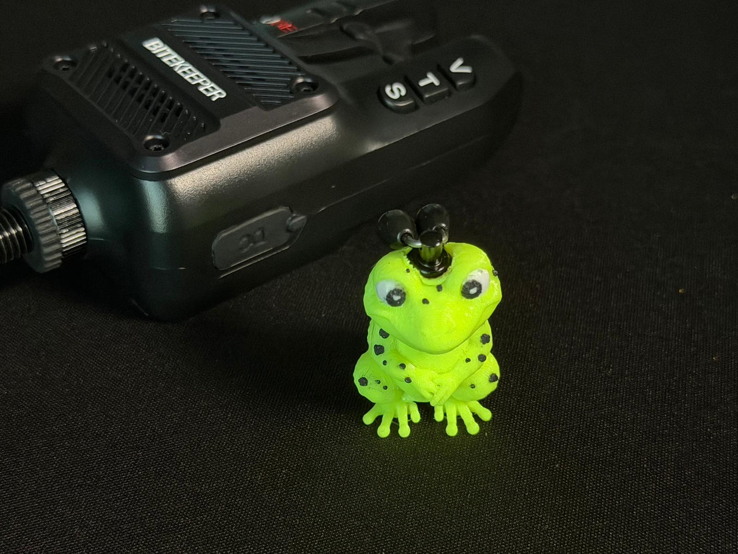 Hanger Frog